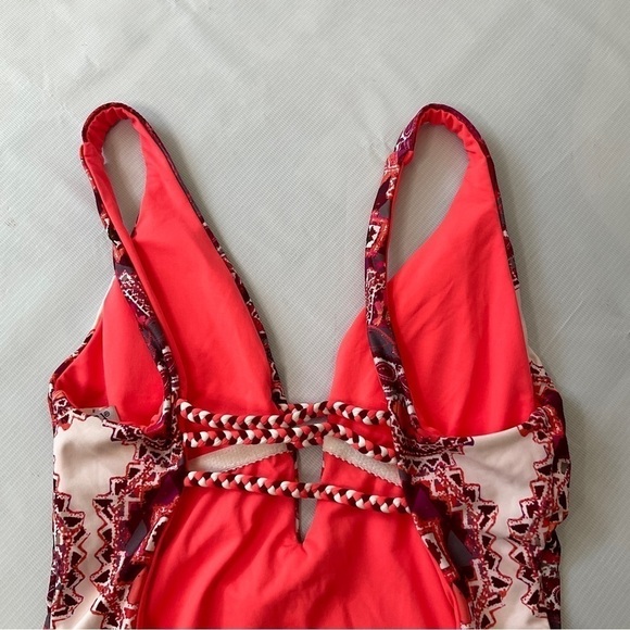Becca Braided One Piece Swimsuit Exposed Back Multi Print Size S/P - Picture 8 of 13
